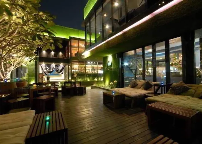 Отель Grass Thonglor 4*